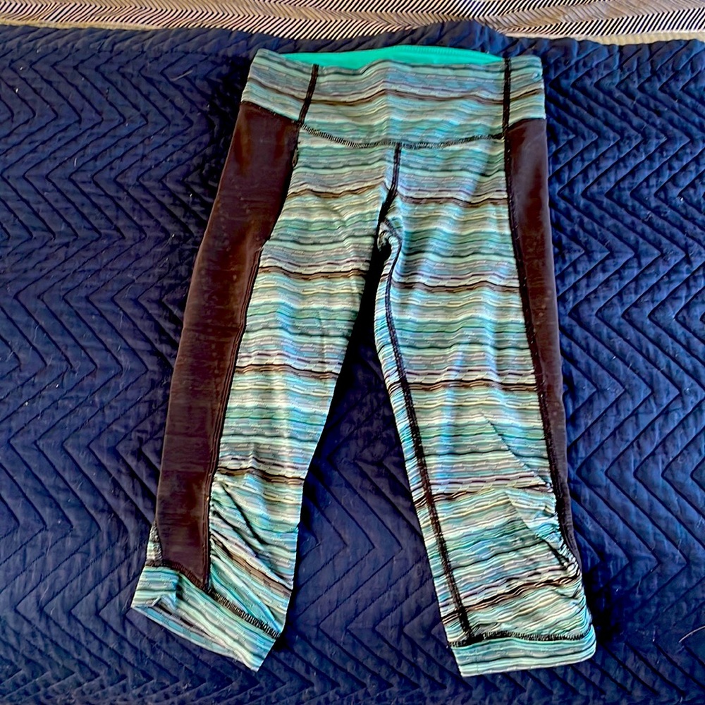 Lululemon workout cropped pants